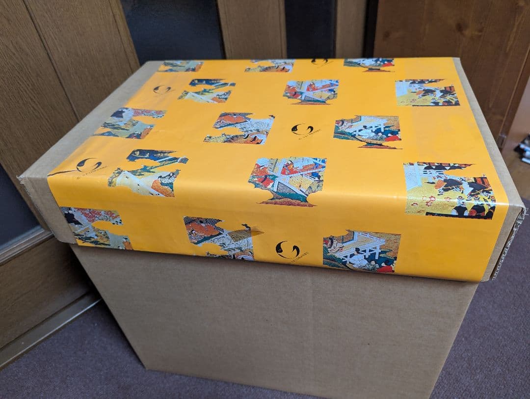 弥生人形 　未使用品　赤と金の着物　ひな祭り