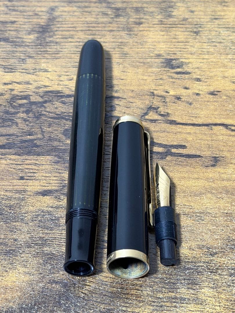 1970年代　ペリカン　万年筆　400NN ブラックストライプ　14c 細字