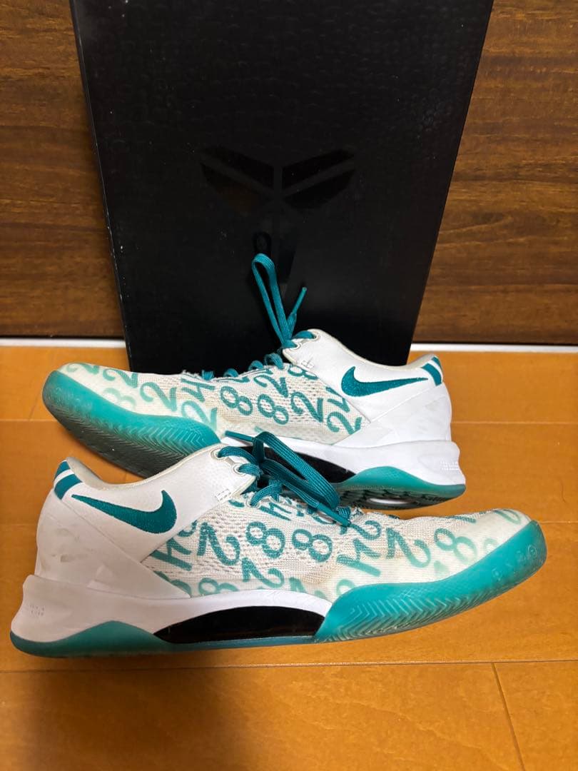 Nike Kobe 8 バスケットボールシューズ