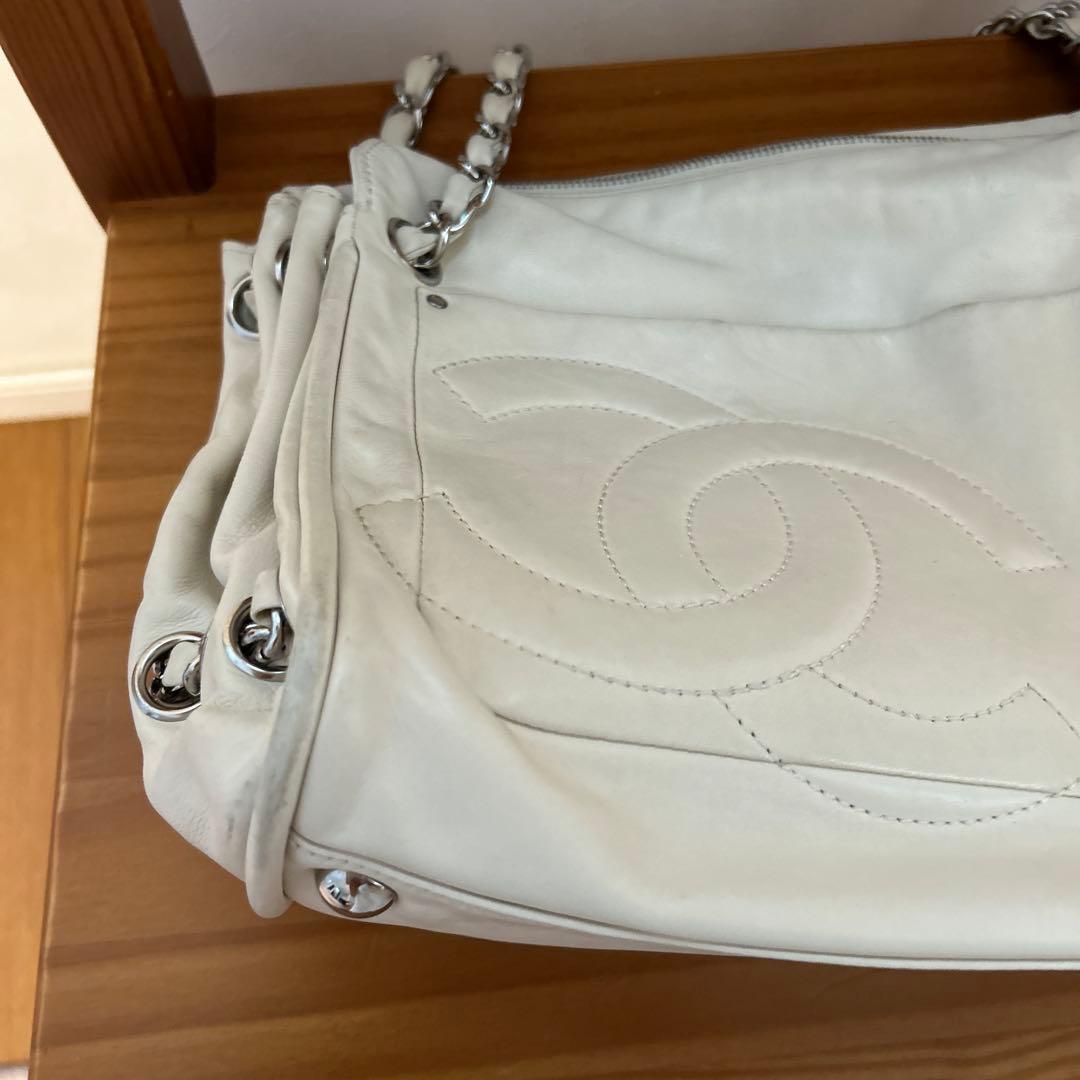 CHANEL ホワイトレザー ショルダーバッグ