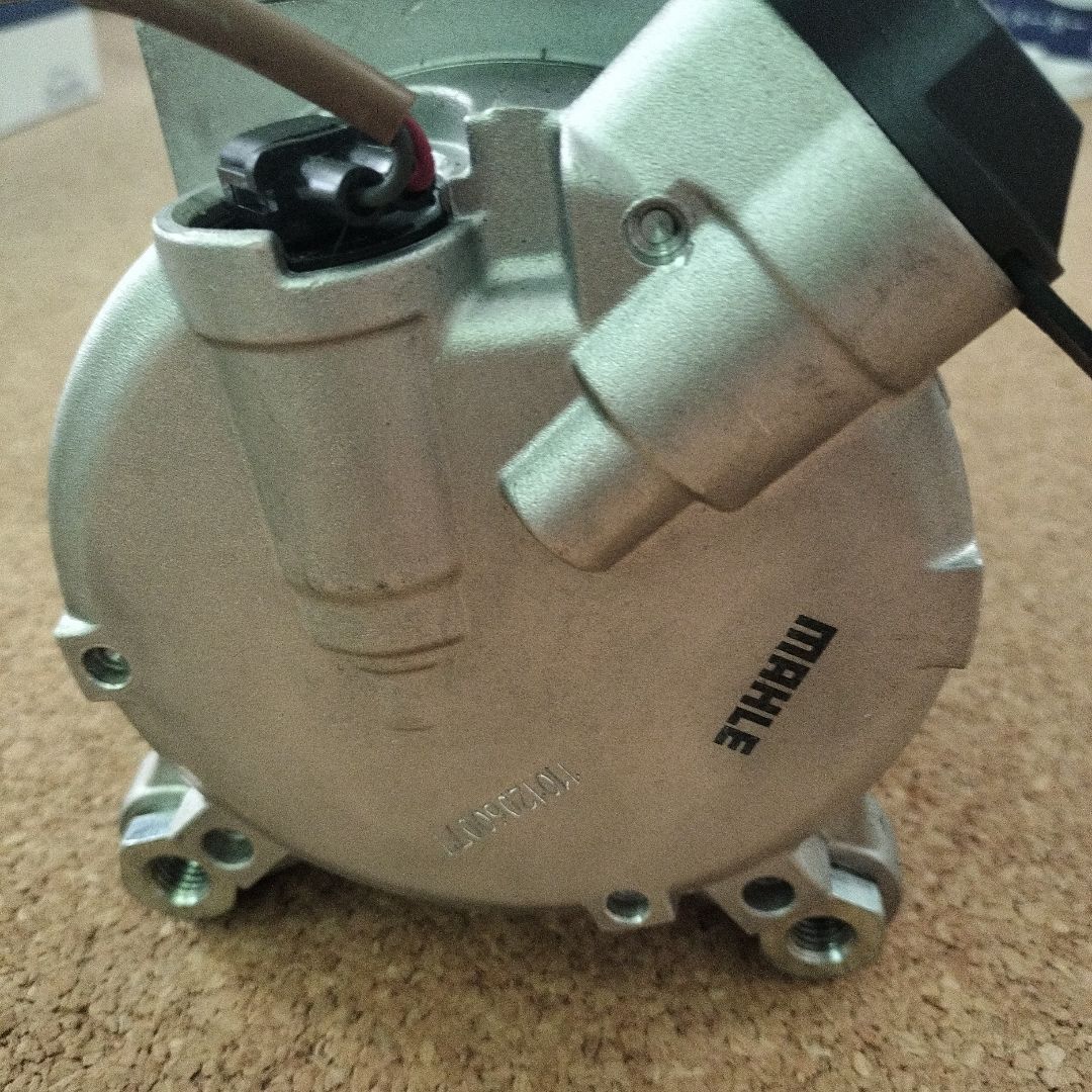 MAHLE製エアコン コンプレッサー  1&3シリーズ&X3 F25