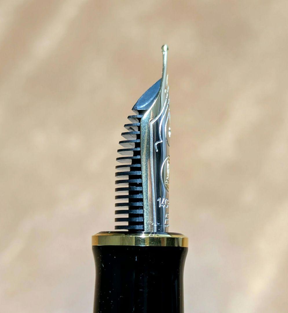ペリカン万年筆 スーベレーン M400 ブラック×ゴールド14金 EF