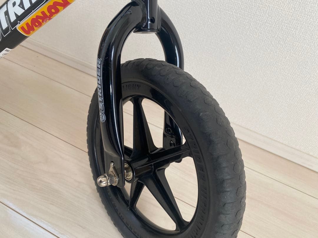 正規品　STRIDER バランスバイク ブラック　スポーツ