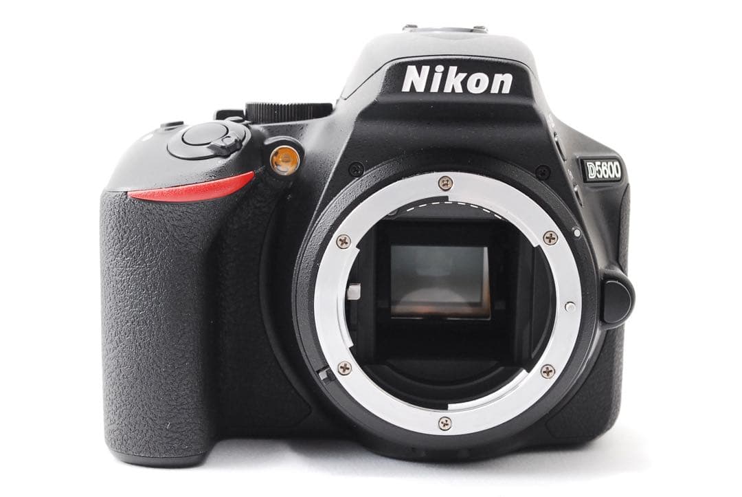 美品❤️Nikon D5600 ダブルレンズ❤️Wi-Fi搭載　スマホ転送　高画質