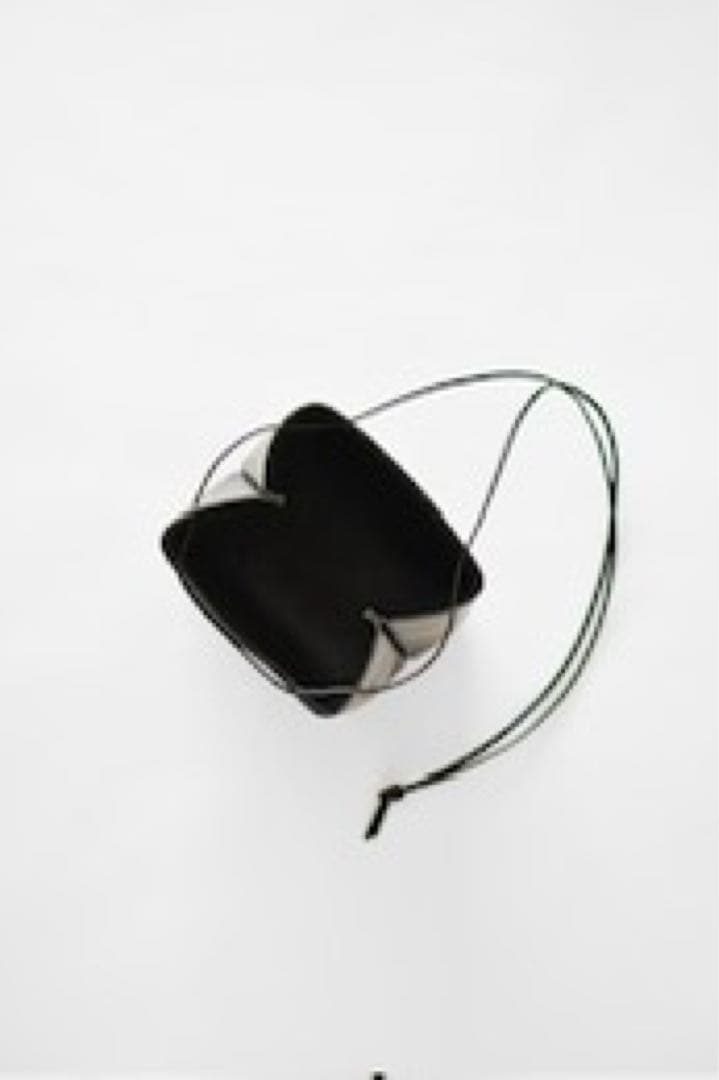 molvar ショルダーバッグ