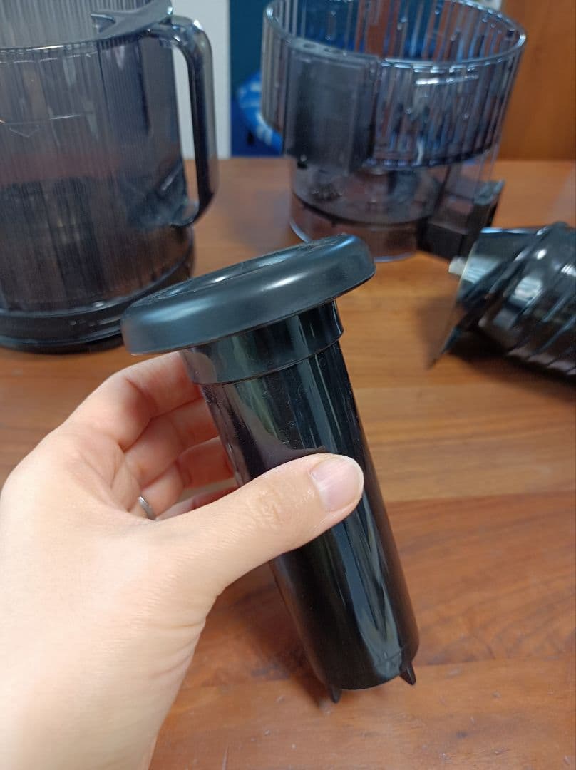 にんじんジュースにも！健康へ！HUROM H70ST コールドプレスジューサー