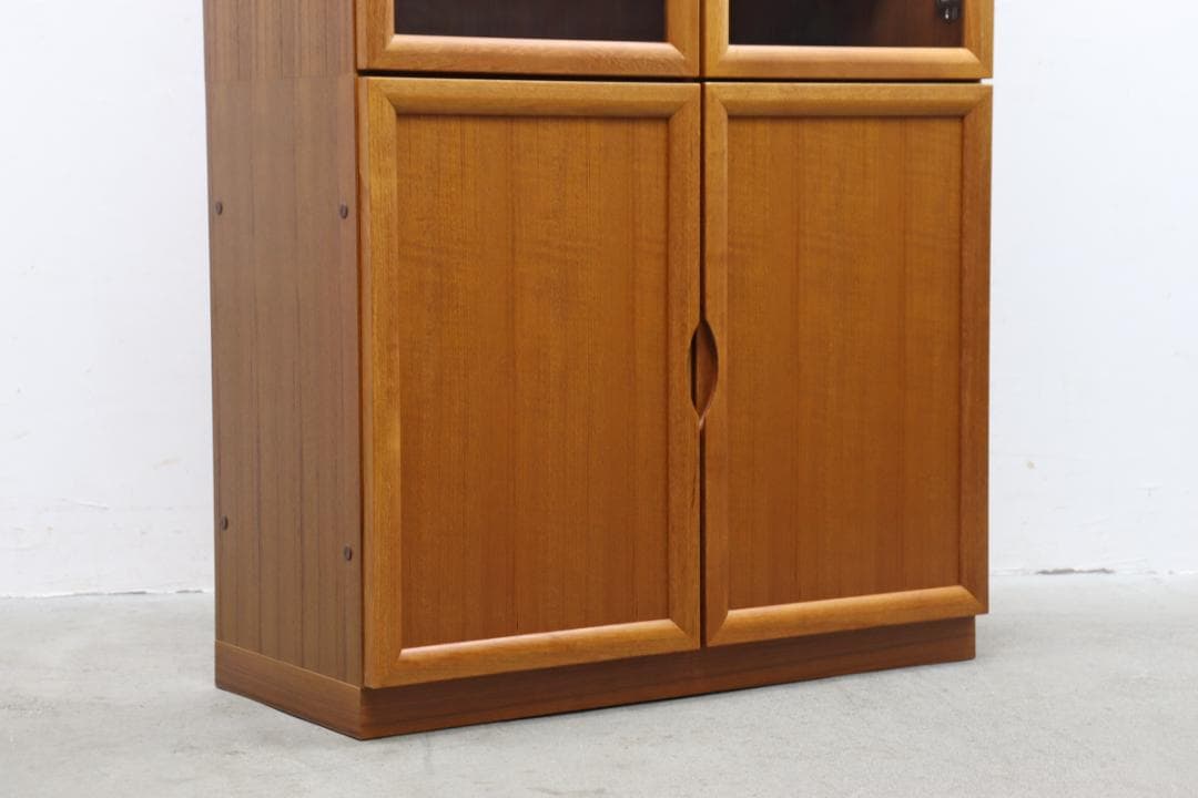 ヴィンテージ チーク材 キャビネット 食器棚 本棚 飾り棚 ラック 北欧デザイン