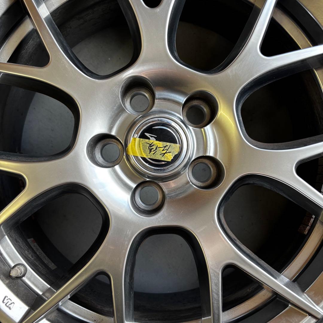 BRIDGESTONE BLIZZAK 225/60R18 レフィナーダ