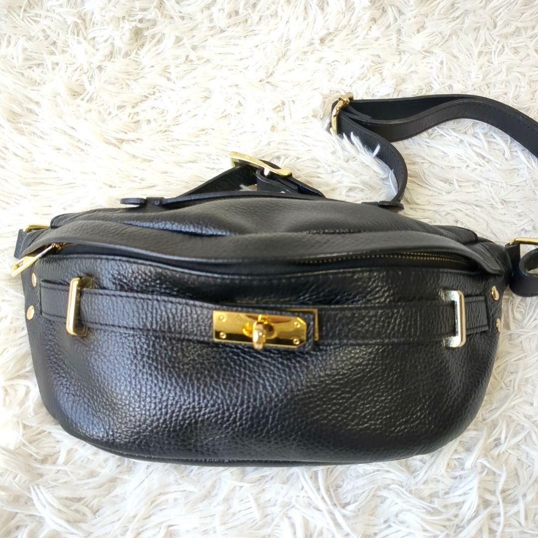 【極美品】AULENTTI　ボディバッグ　ウエストバッグ　レザー　ブラック