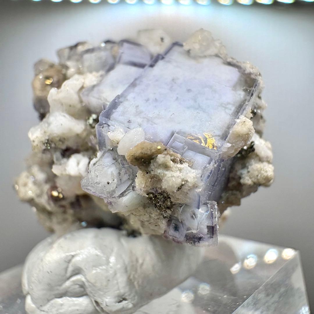 600 中国 ヤオガンシャン産　ポーセリンフローライト