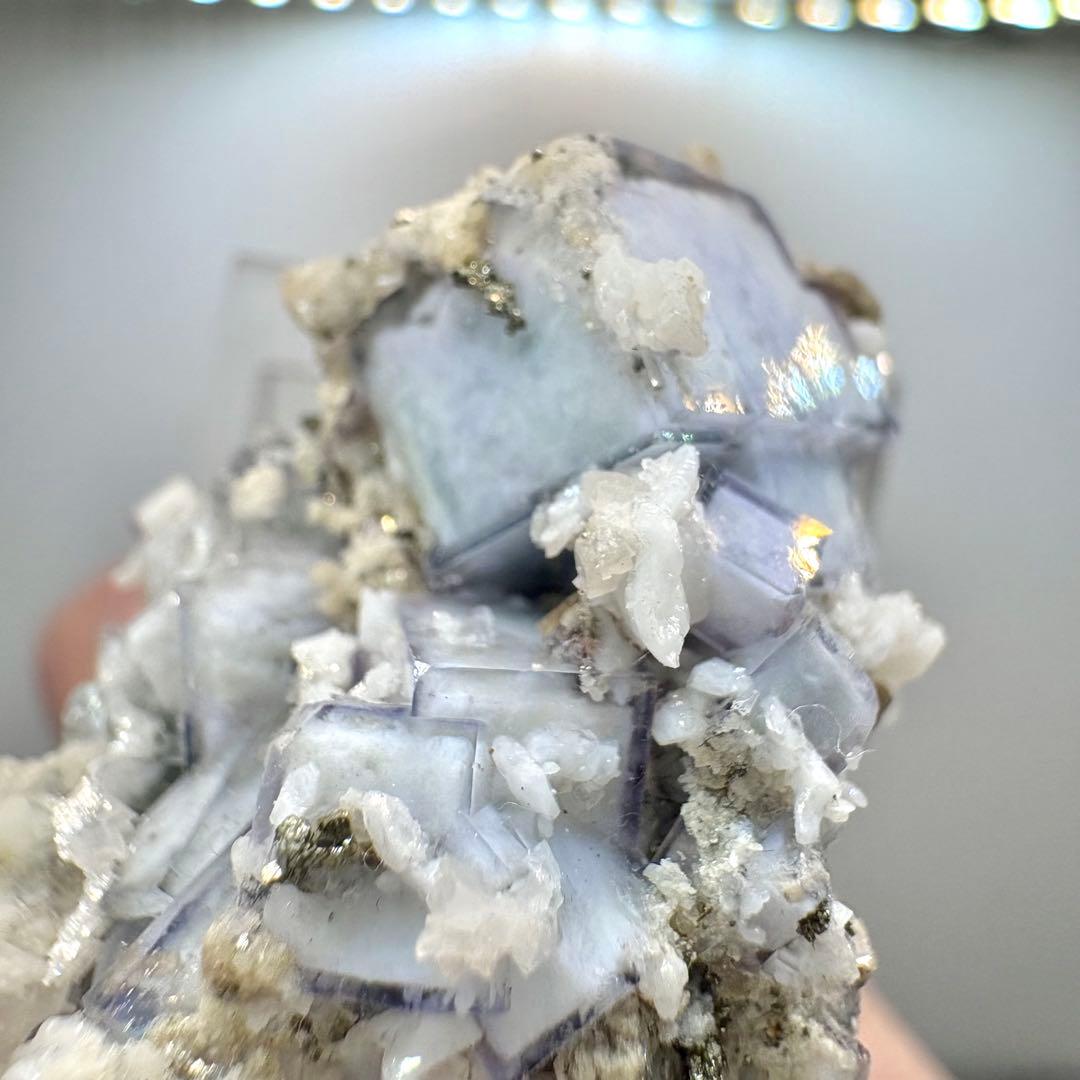 600 中国 ヤオガンシャン産　ポーセリンフローライト