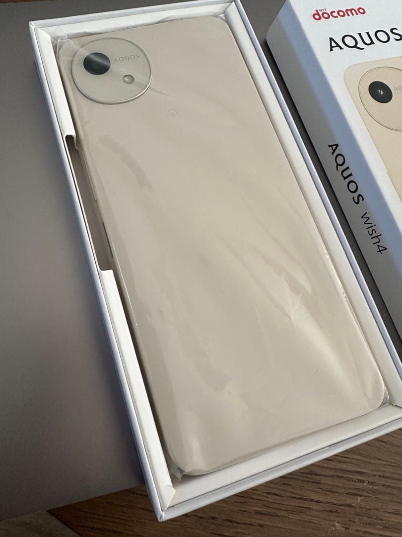 スマートフォン本体 docomo AQUOS wish 4