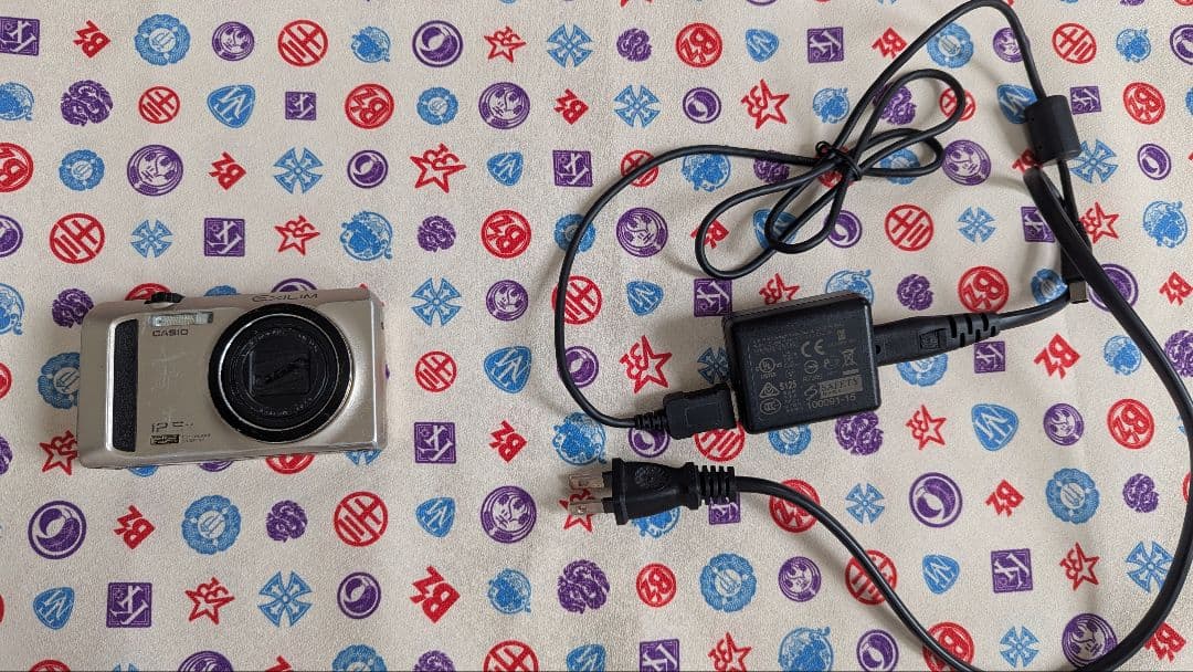 CASIO EXILIM コンパクトデジタルカメラ　EX-ZR300 ジャンク