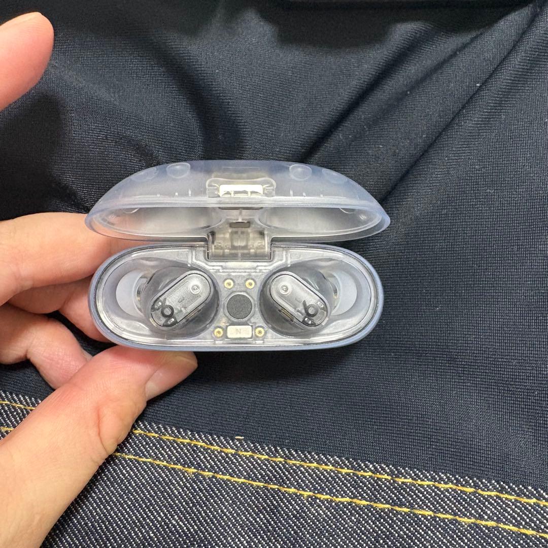 Beats Studio Buds + トランスペアレント　スケルトン