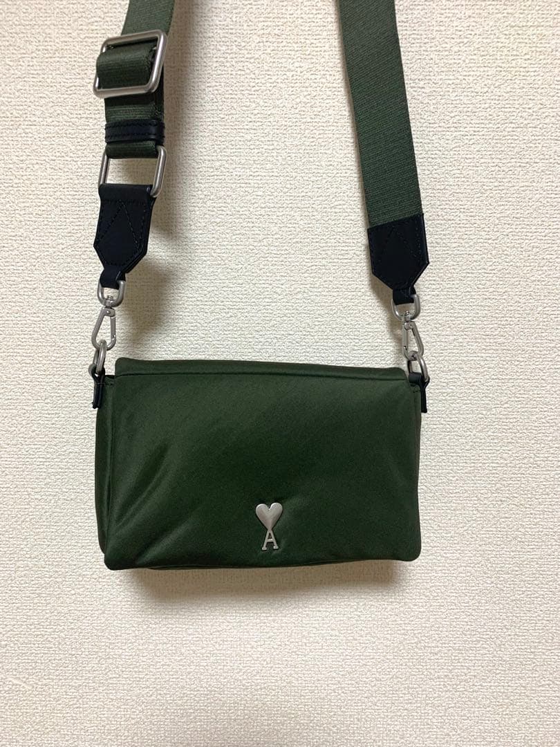 専用　アミパリスAmi de Coeur コンパクトショルダーバッグ　カーキ