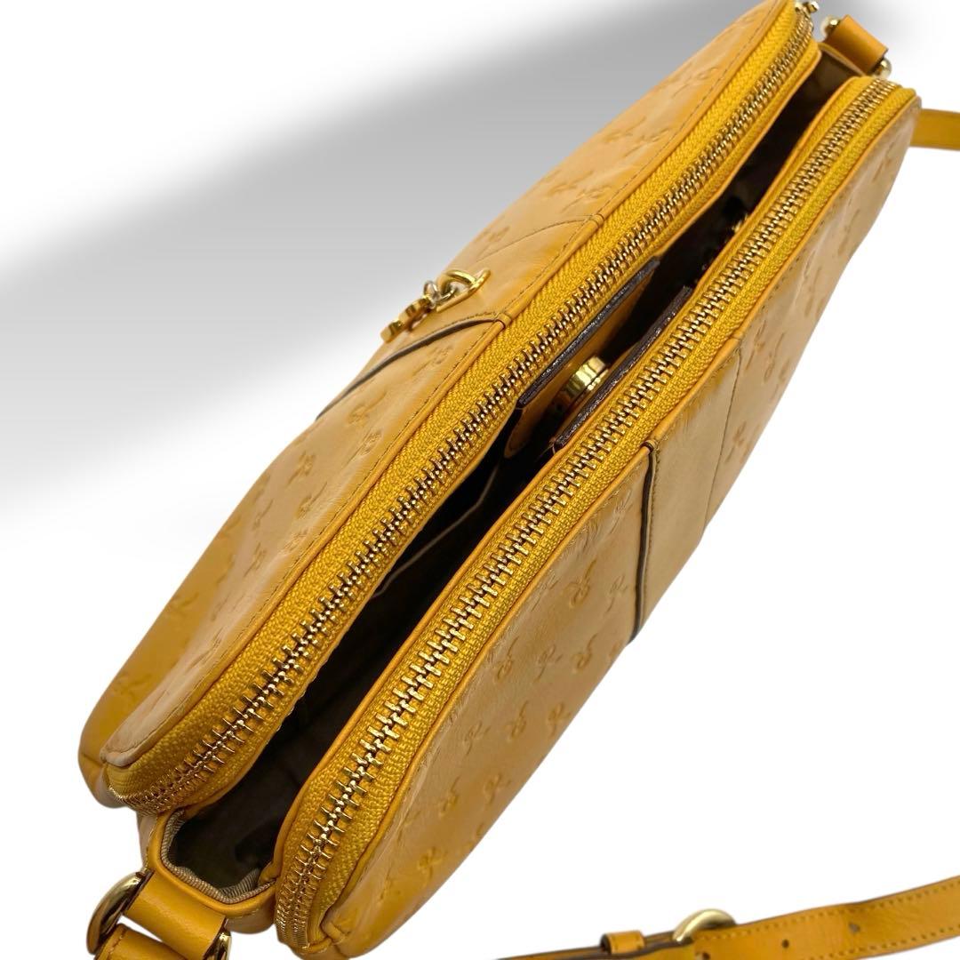 【美品】ロベルタディカメリーノ ショルダーバッグ ミヌエット ハニーイエロー