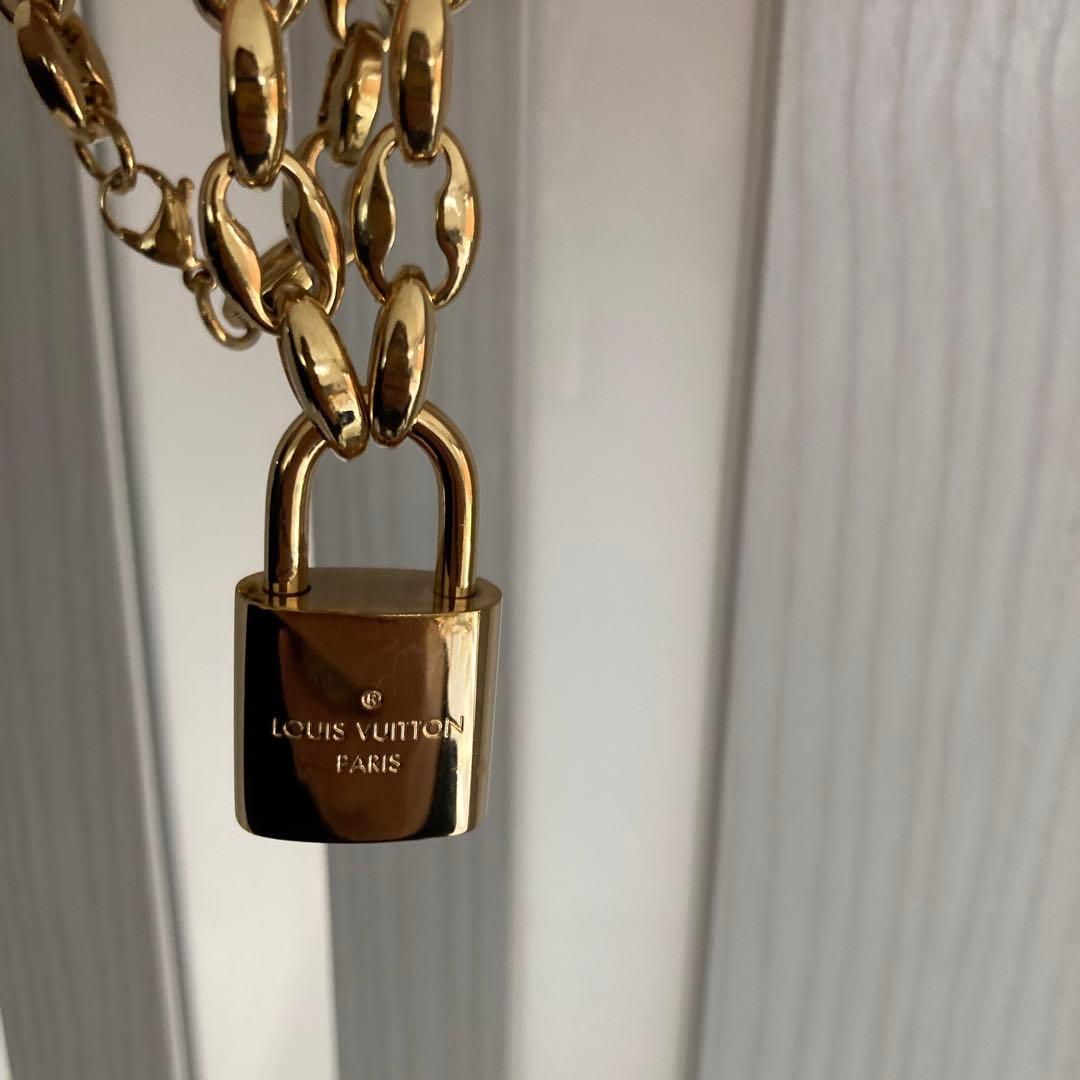 LOUISVUITTON南京錠　カデナ　ネックレスお探しの方にも！