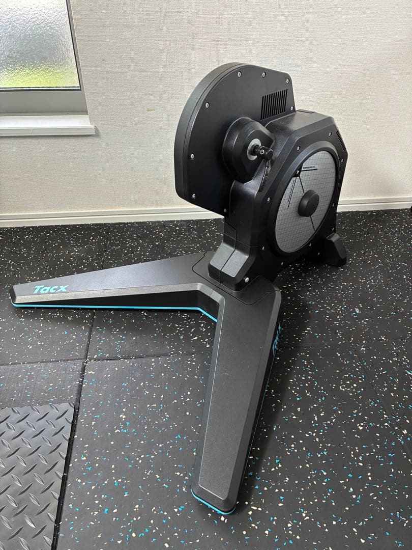Tacx FLUX 2 Smart（スプロケット付き）箱あり