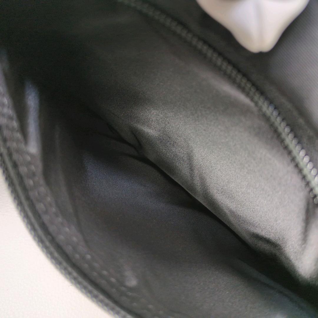 美品 VASIC ヴァジック DAY-TO FANNY PACK ボディーバッグ