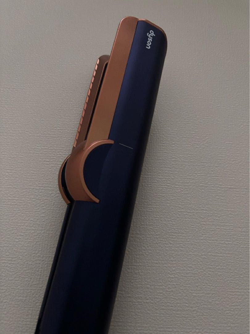 ダイソン　ドライヤー　ストレイトナー