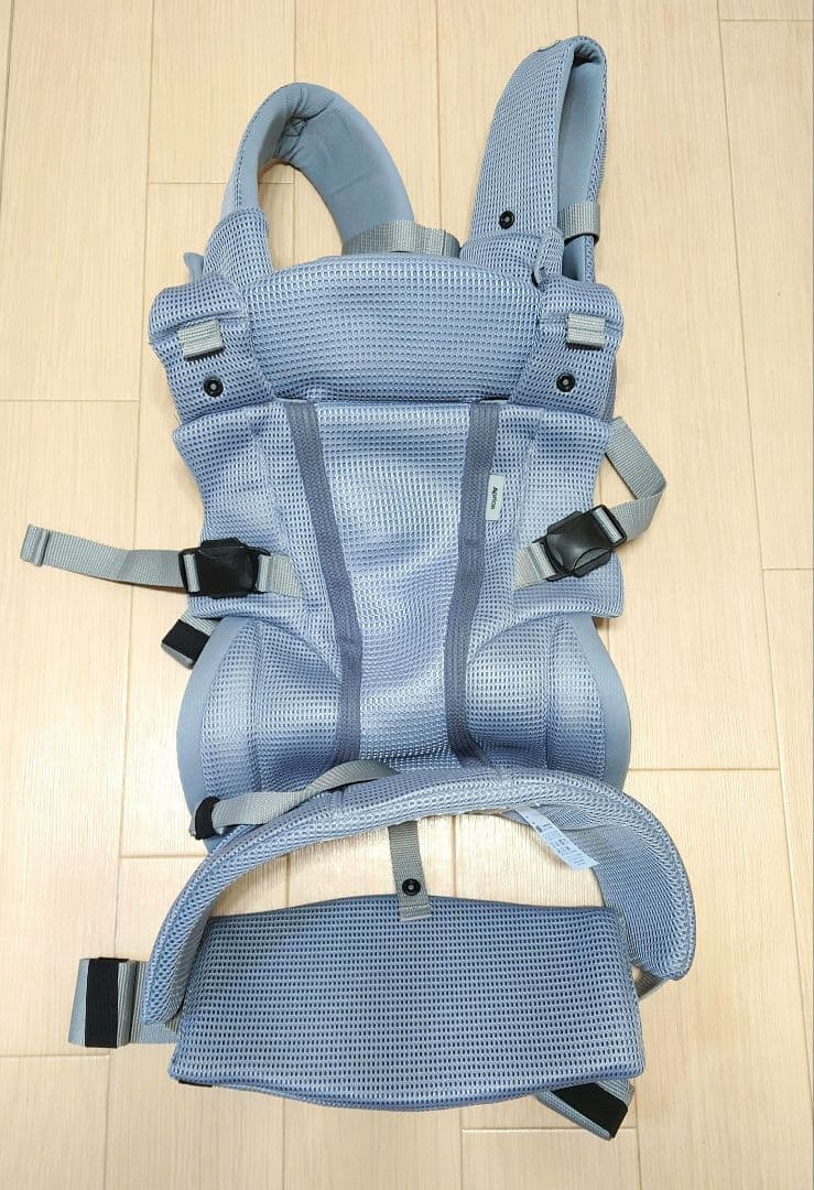 【新品・未使用】アップリカ 抱っこ紐 ラクリス グレー