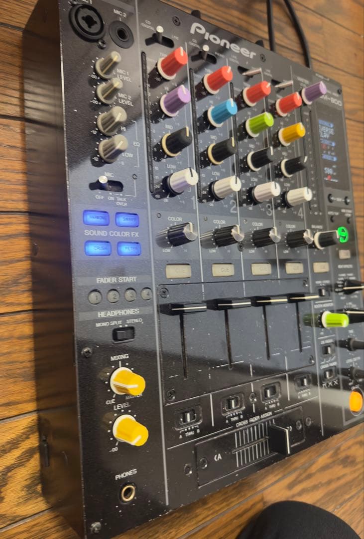 Pioneer DJのDJミキサー「DJM-800」