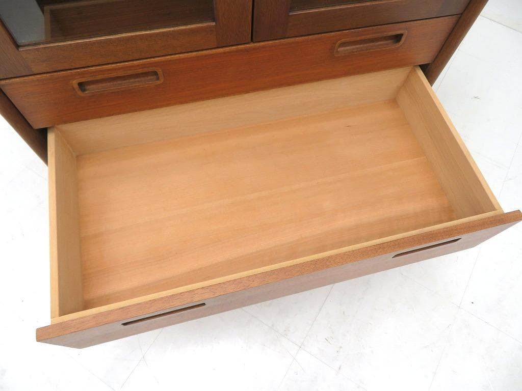 展示品　IDC大塚家具　ウォールナット　飾り棚　サイドボード　収納　キャビネット