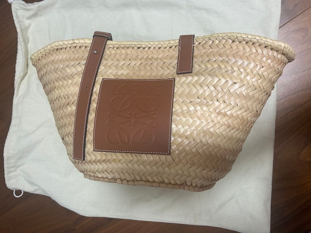 LOEWE ストロートートバッグ ベージュ　ミディアム