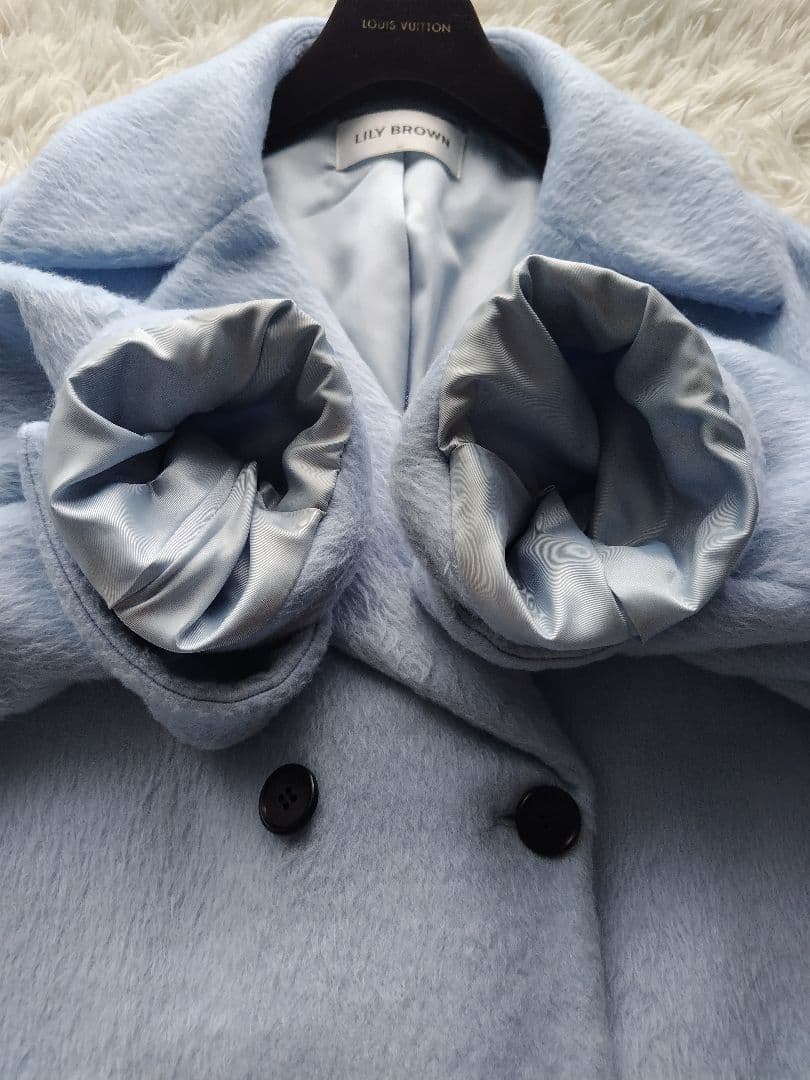 美品　LILY BROWN エンブロイダリーコクーンコート ブルー　2025年