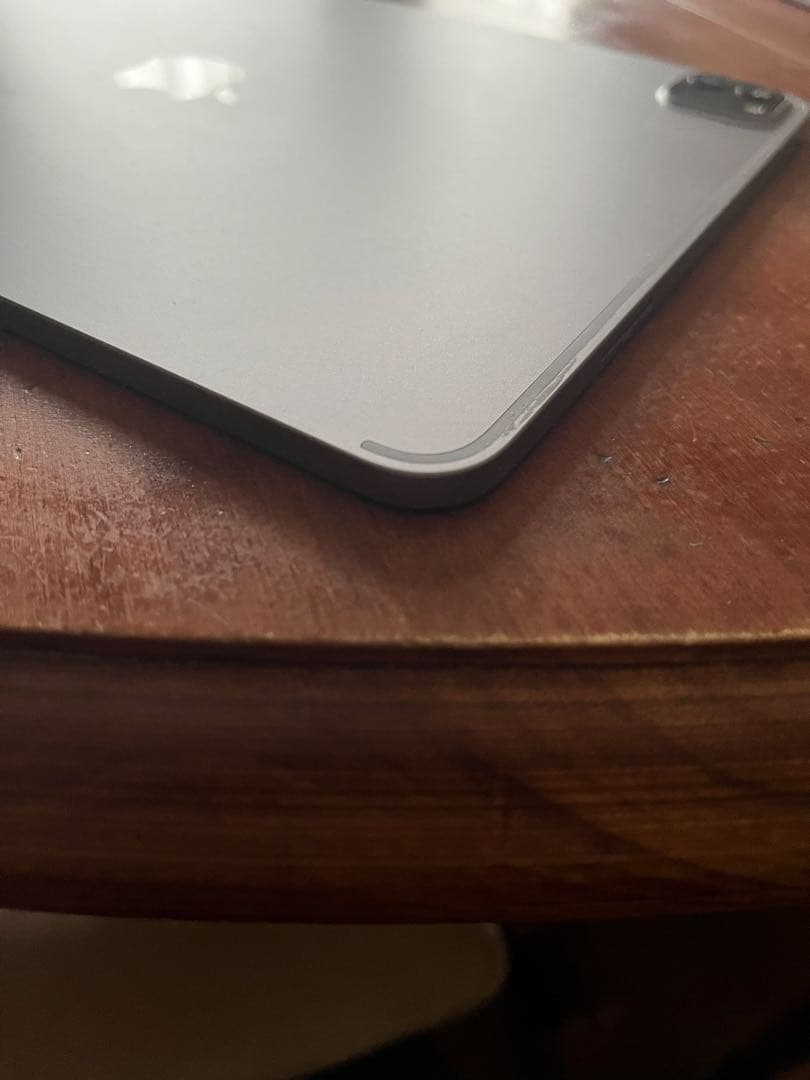 美品 Apple iPad Pro 11インチ 第4世代＋ iPadスタンド