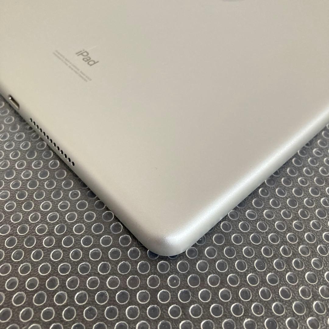 3662 外観美品☆電池良好☆iPad8 第8世代 32GB SIMフリー☆