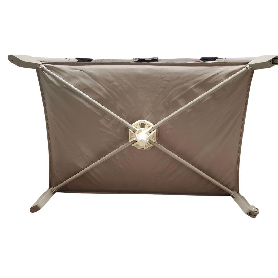 ココネルエアー　ホワイト　ベージュ