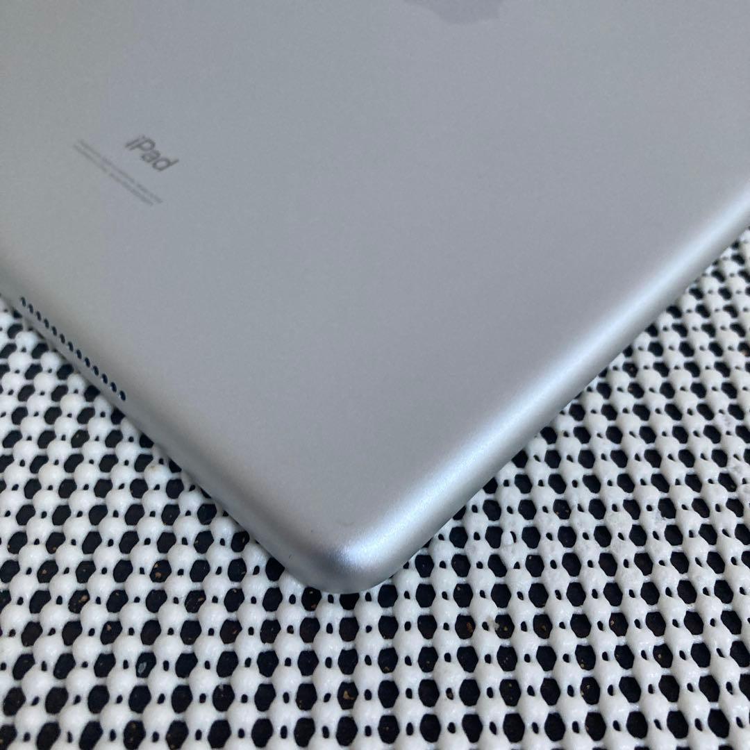 568 外観美品☆電池ほぼ新品☆iPad7第7世代 128GB SIMフリー☆