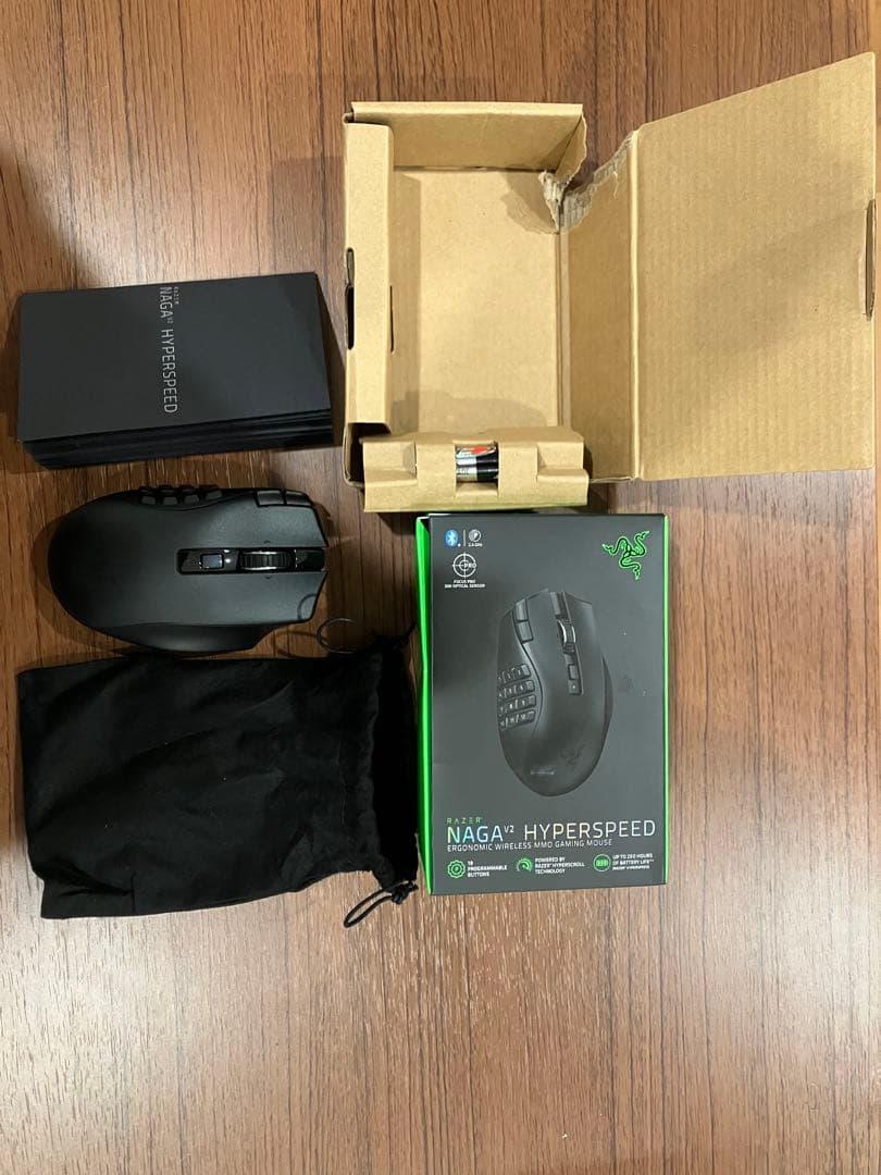 Razer Naga V2 Hyperspeed 本体