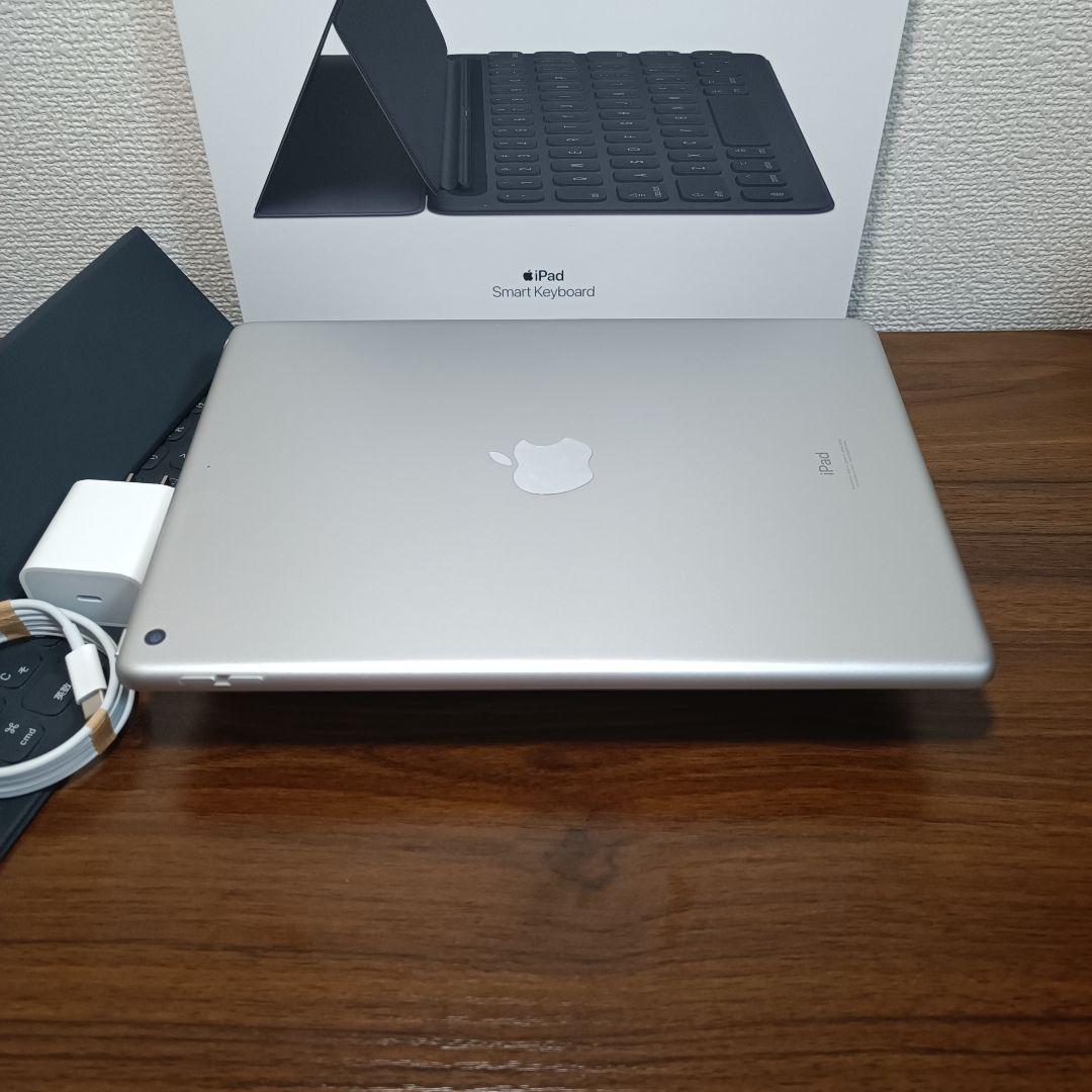 iPad 第9世代 64GB、Apple Smart Keyboard