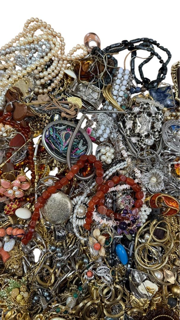 ❸アクセサリーイミテーション 約5.2キロ まとめ売り パールなど多数あり