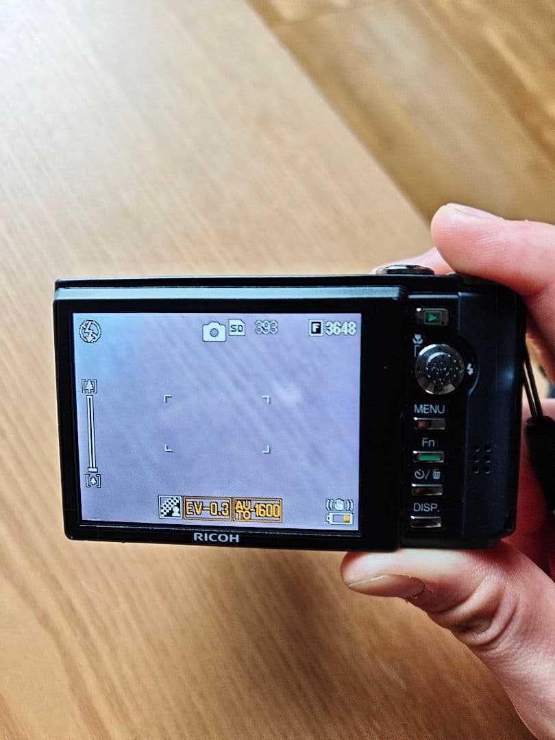 RICOH R10 コンデジ