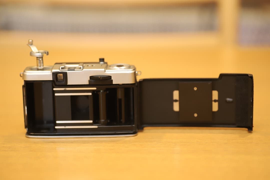 オリンパス Pen EE-3 f3.5 D.zuiko ハーフサイズ判