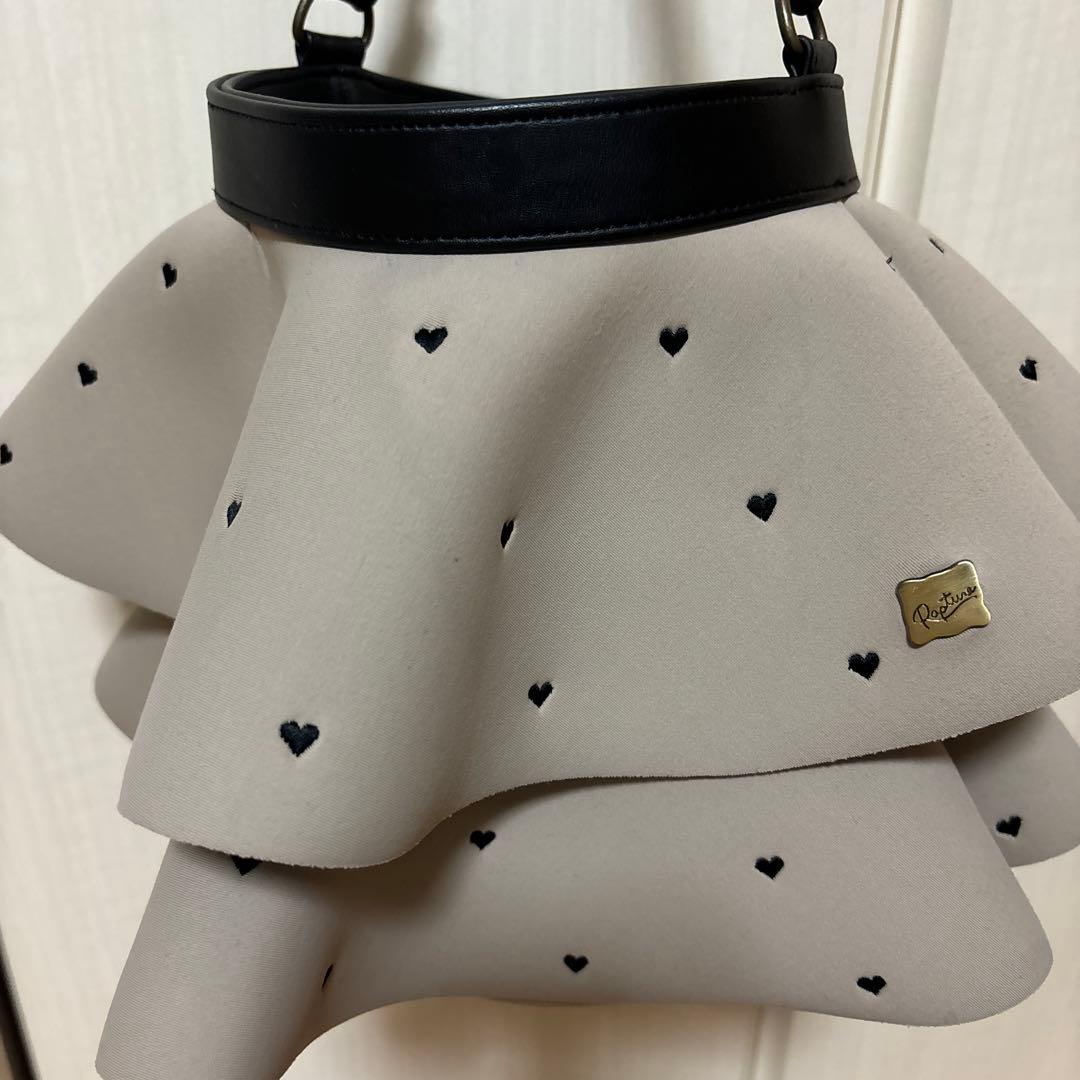 阪急　オンライン限定　ラプチャー　ネイプル　ハートエンブロイダリー　モカベージュ