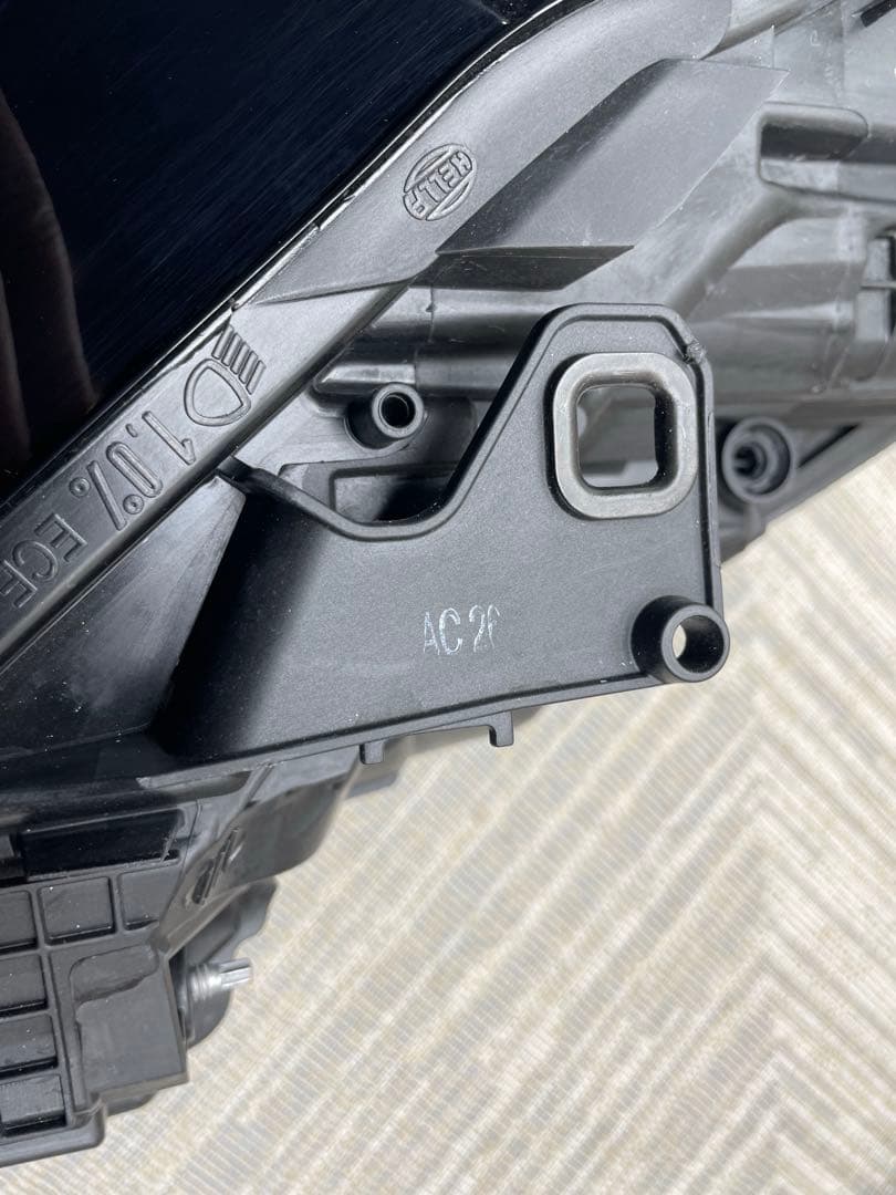 アウディ純正 F2DFBF A6 4A LED 右ライト 4K0941036A