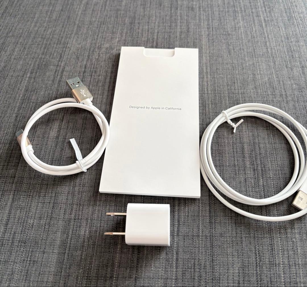 Apple iPhone SE (第2世代) ホワイト 本体　SIM フリー