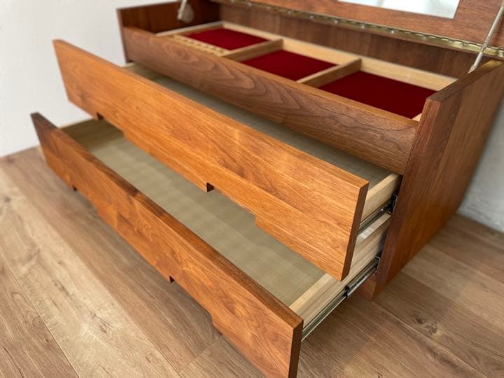 ドレッサーチェスト