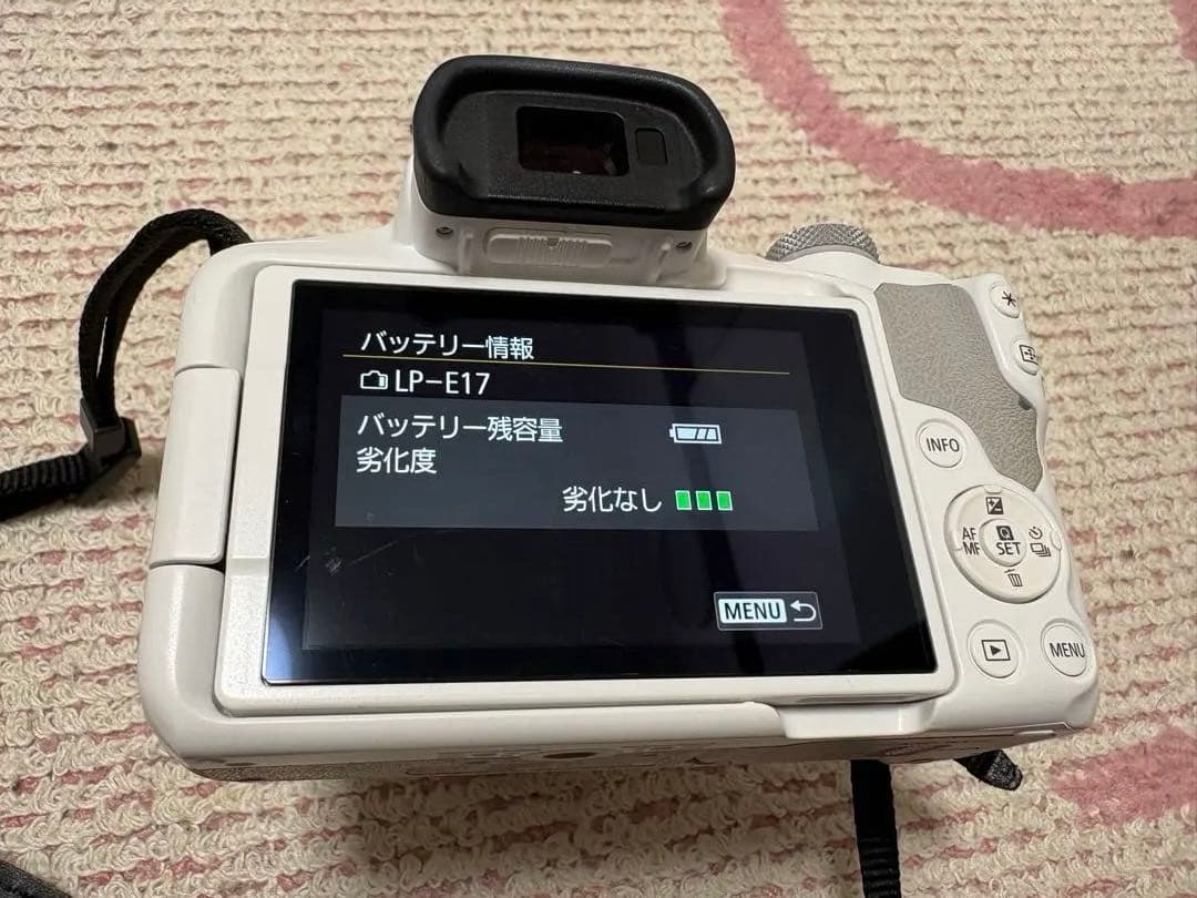 Canon EOS R50 ホワイト 2セットレンズ付きSDカード付き