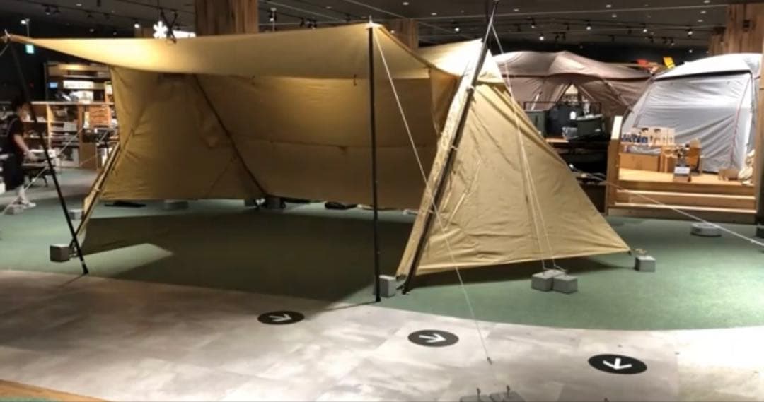 新品　イグニオ　シェルターテント　タープテント　キャンプ　アウトドア