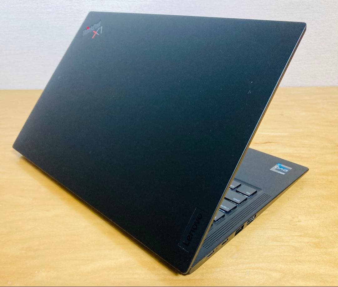 ThinkPad X1 Carbon Gen10/メモリ16GB/office付