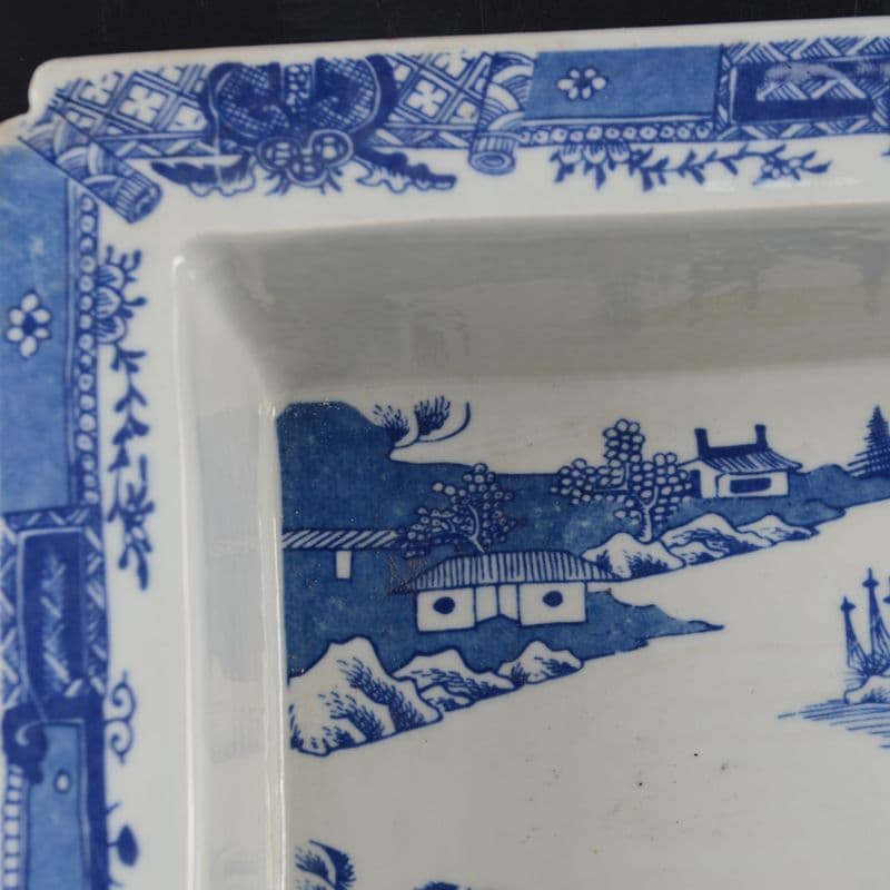 景徳鎮 磁器 青花山水楼台四方透かし彫り象嵌器水仙鉢 長方鉢