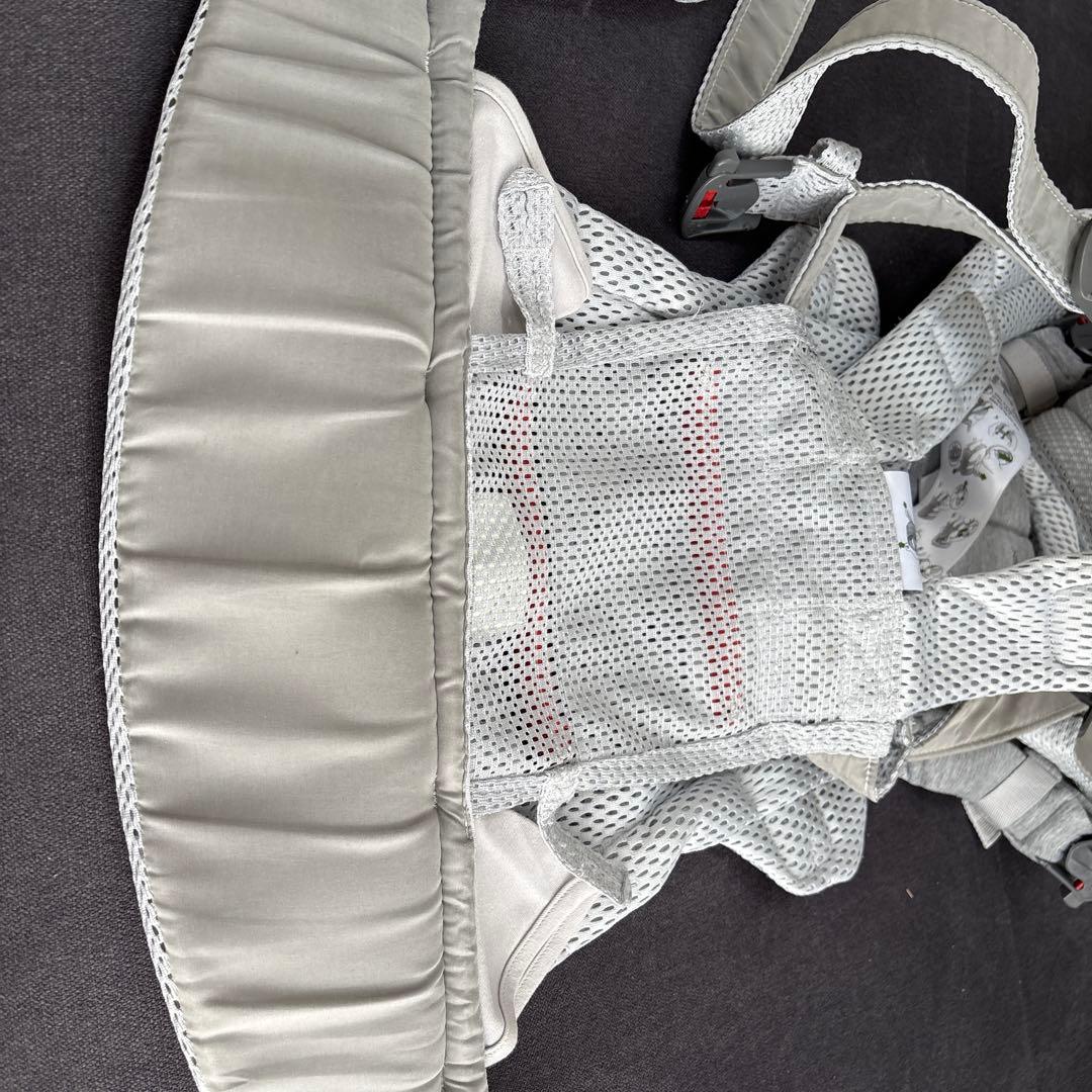 【美品】ベビービョルン　抱っこ紐ハーモニー