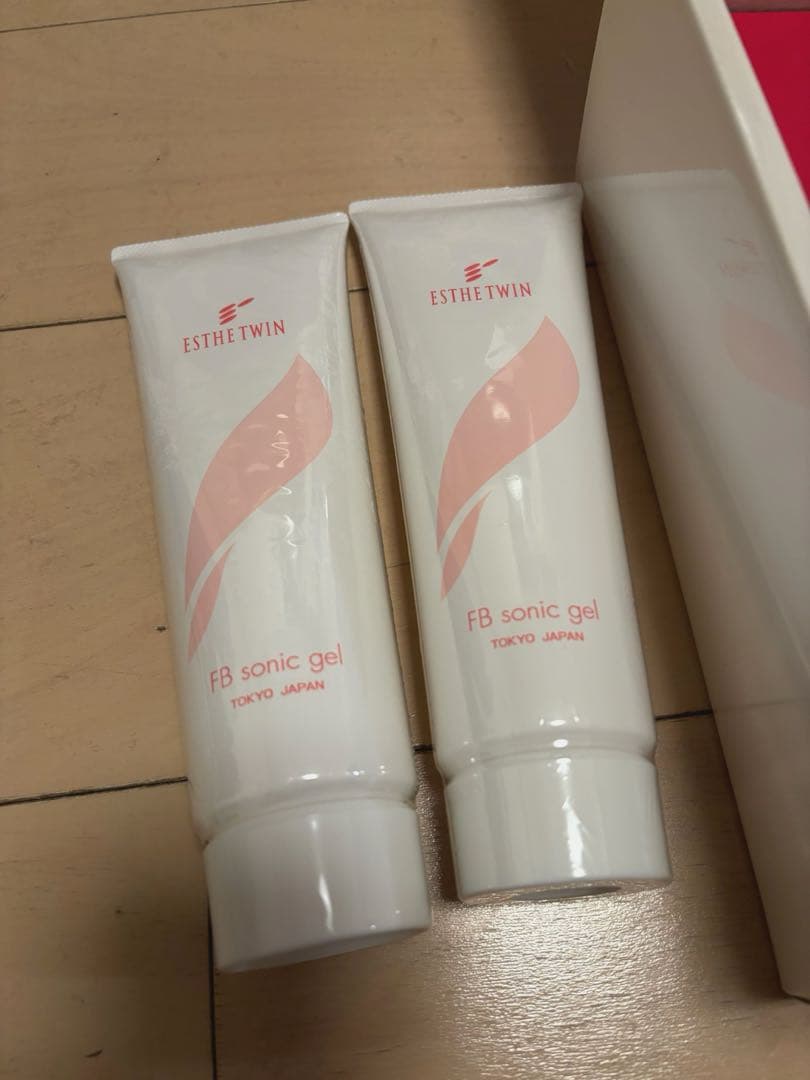 美顔器　ESTHETWIN SE FB sonic gel 2本付き