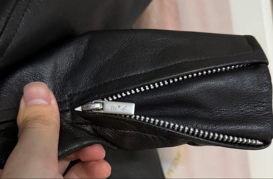 トゥービー バイ アニエスベー ラムレザー シングルライダース 日本製 ブラック