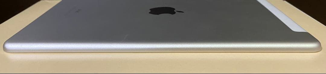 【本日限定】iPad5 Silver 128GB バッテリー最大容量100%